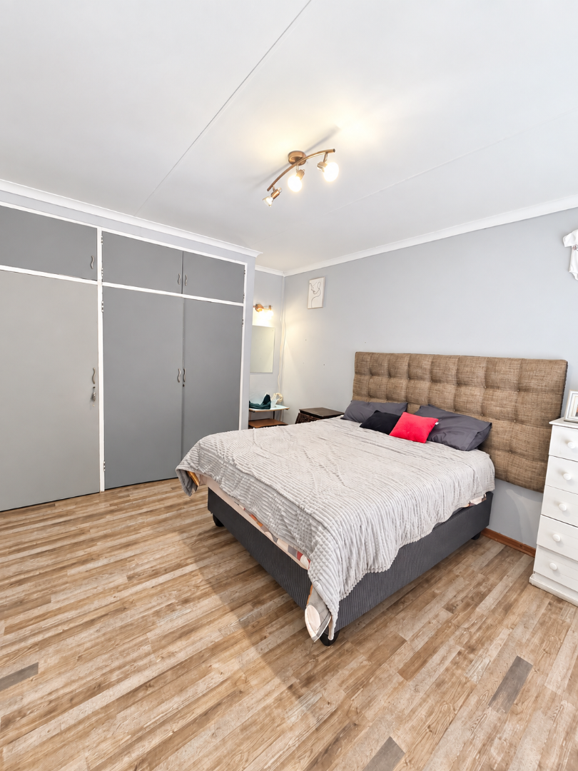 4 Bedroom Property for Sale in Wilkoppies North West